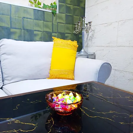 Lion's Bridge 1 - Center Sofie