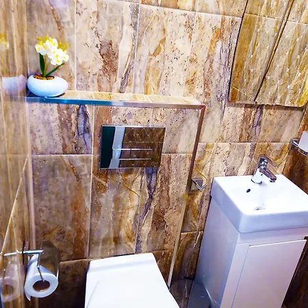 Lion's Bridge 1 - Center Apartman Szófia